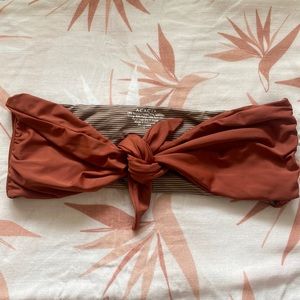 acacia baker top in clove